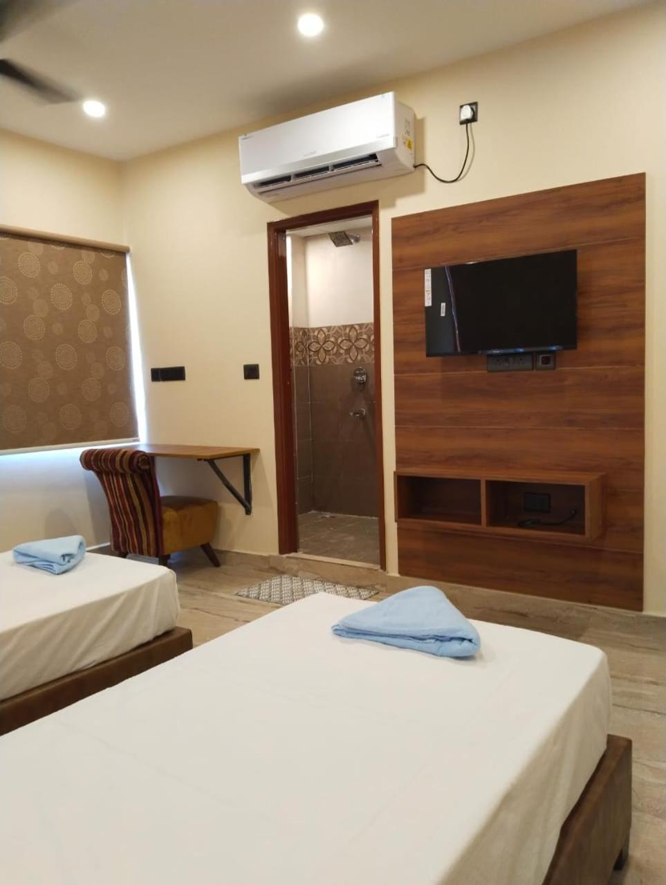 Hotel Windsor Plaza Hyderabad Exterior photo